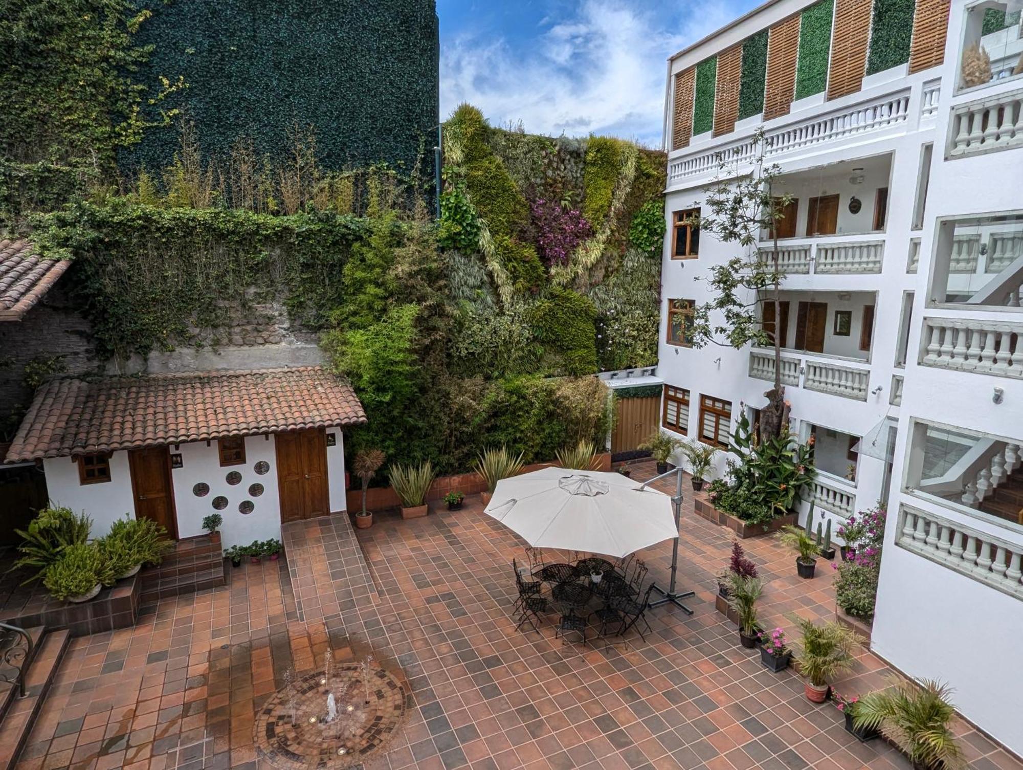 Vista Del Angel Hotel Boutique Quito Exterior photo